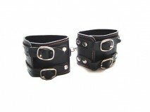 Широкие наручники с ремнями